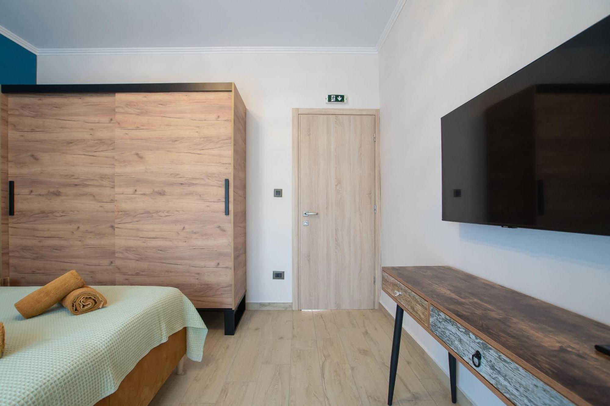Elegance Suites Plataria Exterior photo